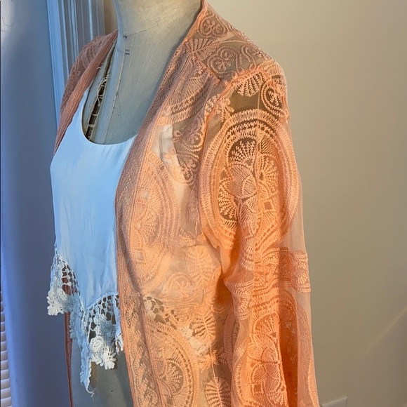 Sheer Peach-colored kimono - Picture 2 of 5